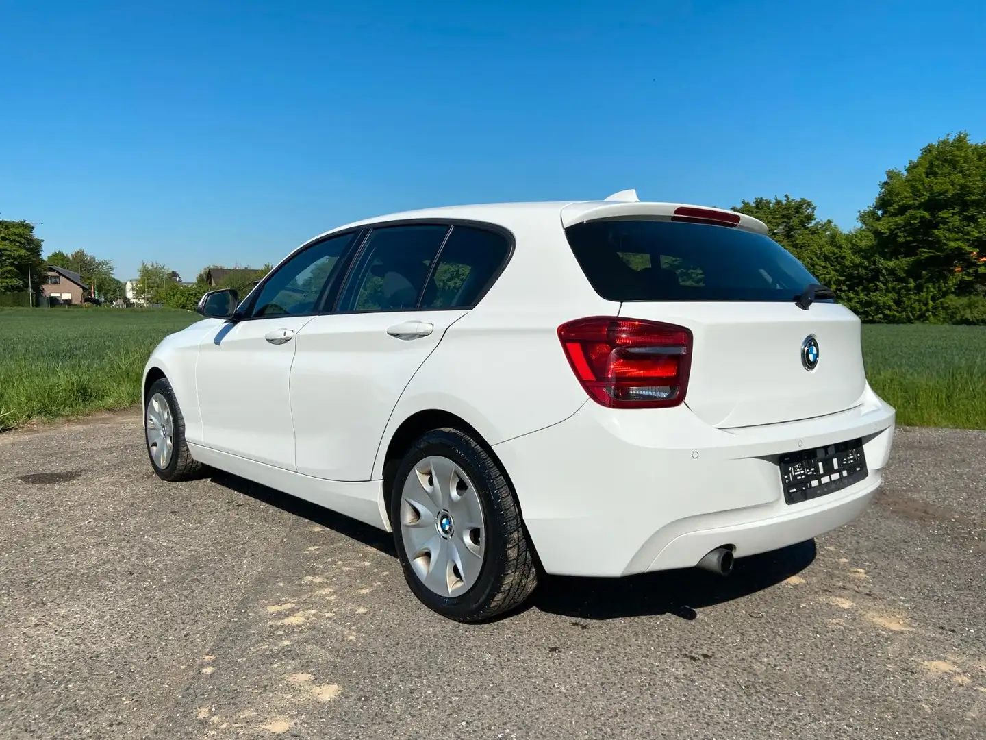 Vehicle image, number 3