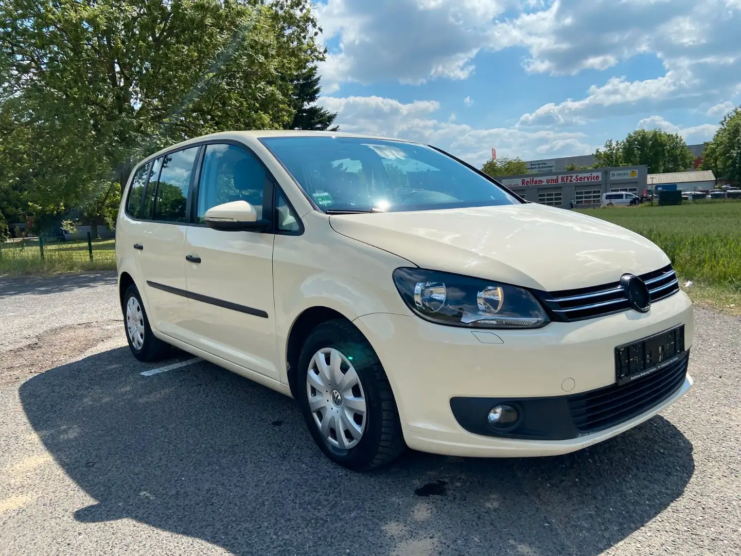 Vehicle image, number 8