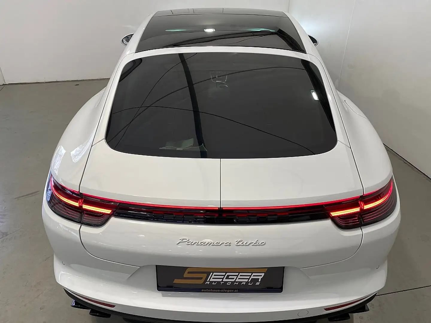 Vehicle image, number 6