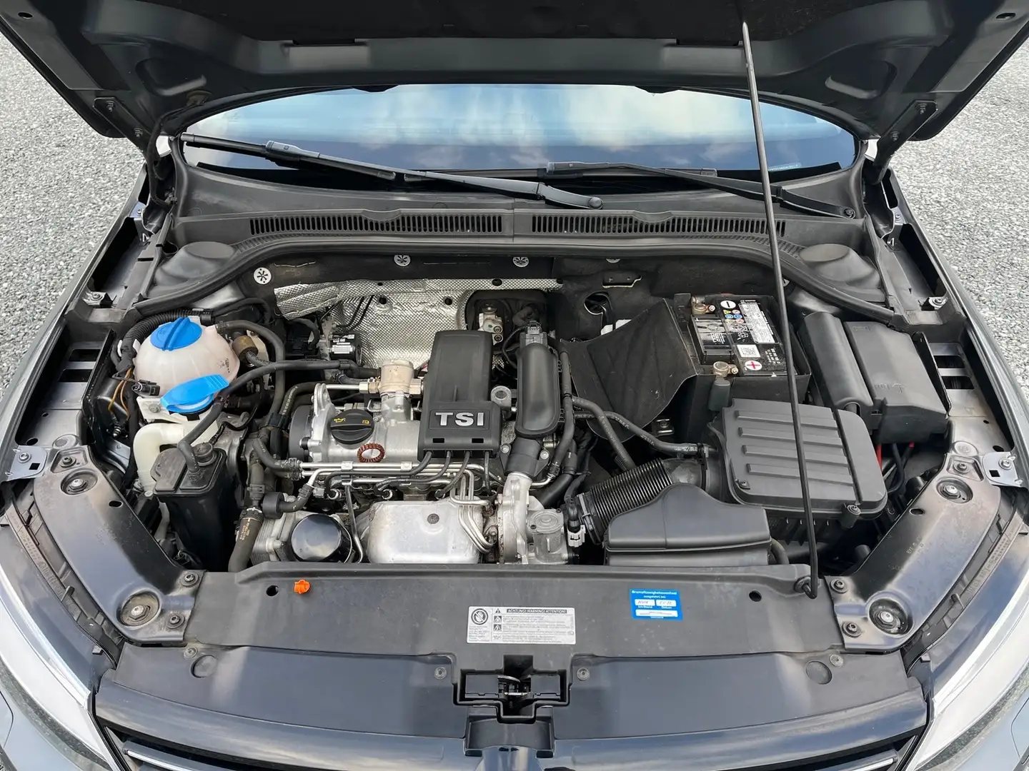 Vehicle image, number 10