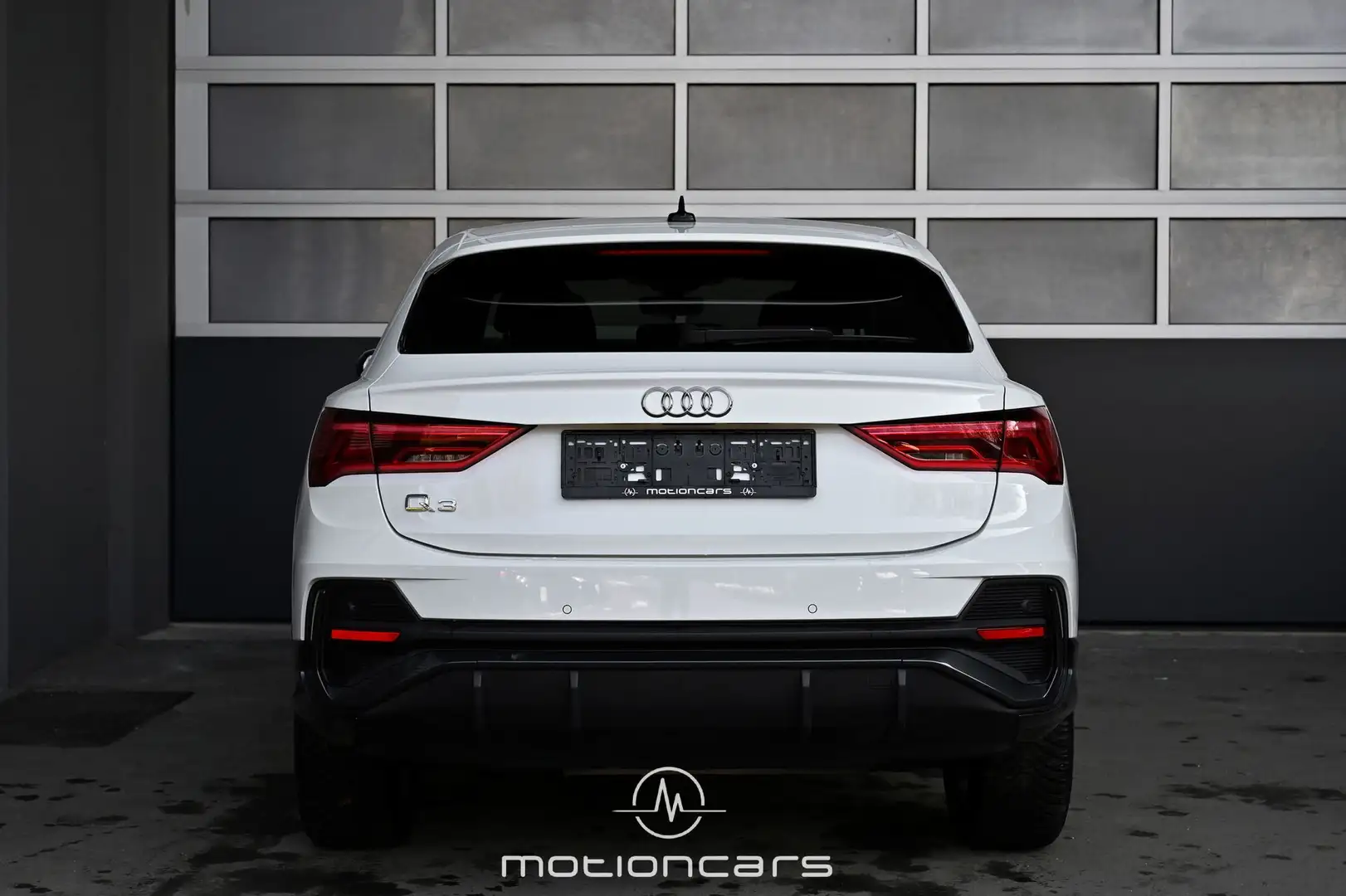 Vehicle image, number 4