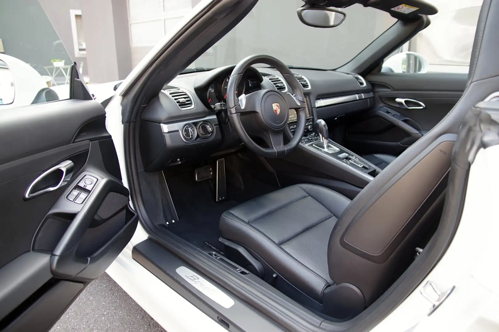 Vehicle image, number 4