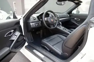 Vehicle image thumbnail, number 4