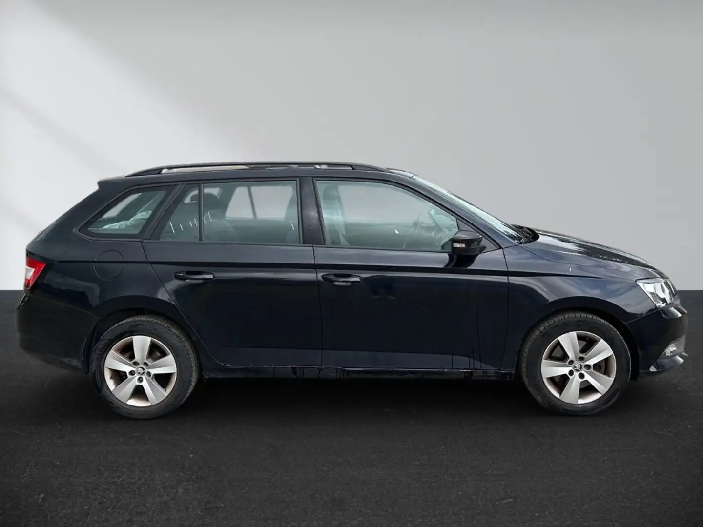 Vehicle image, number 3