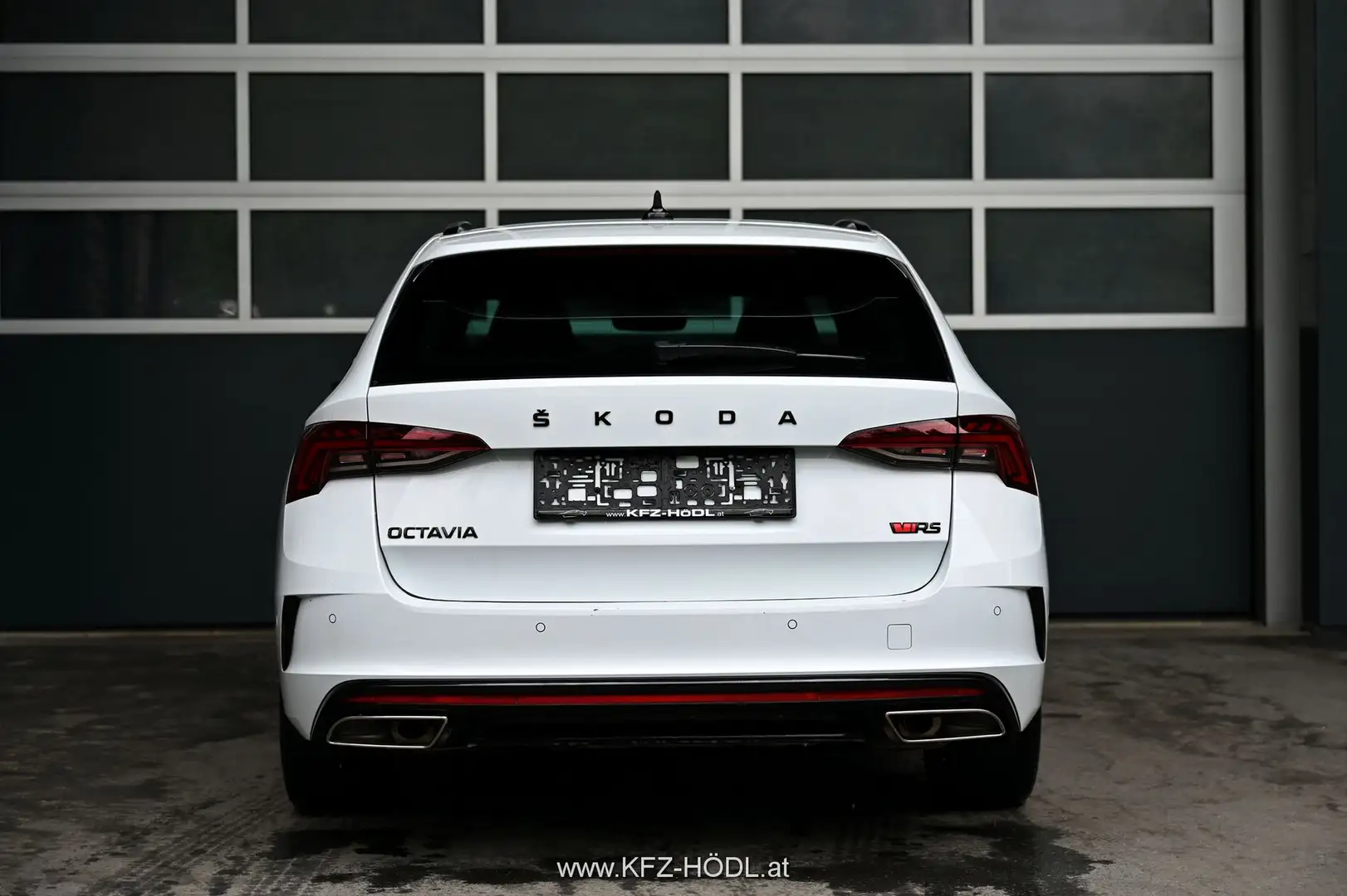 Vehicle image, number 4