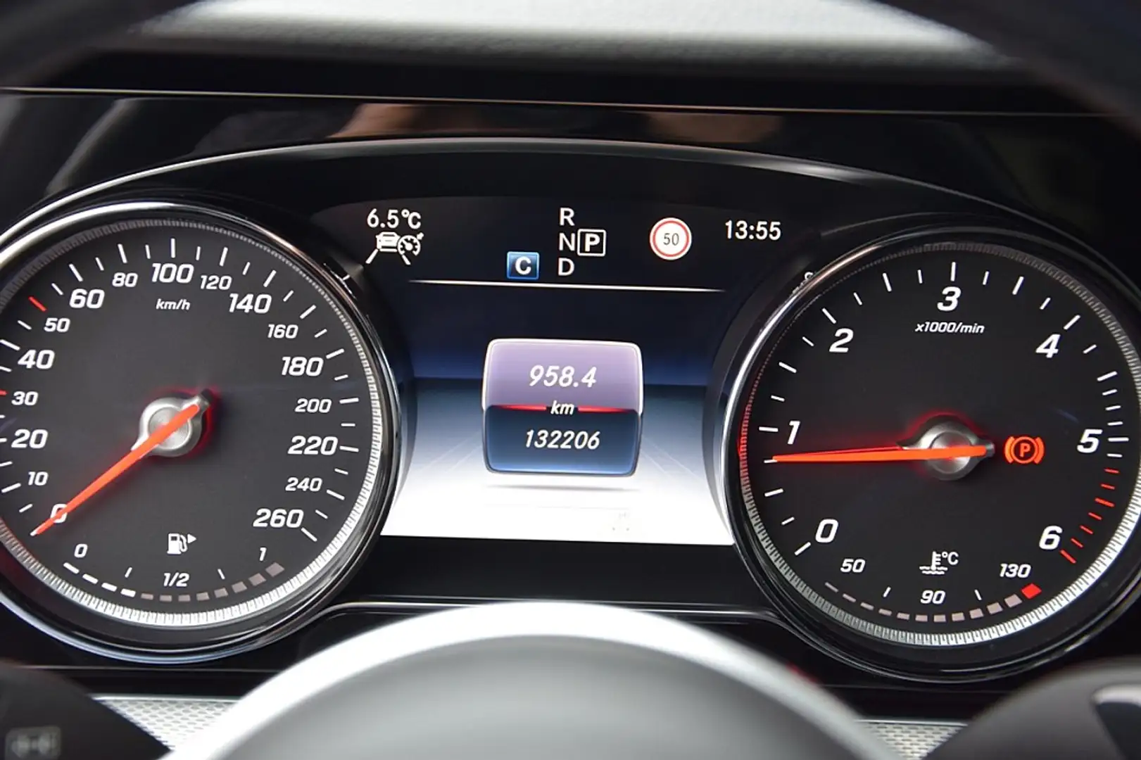 Vehicle image, number 6