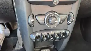 Vehicle image thumbnail, number 7