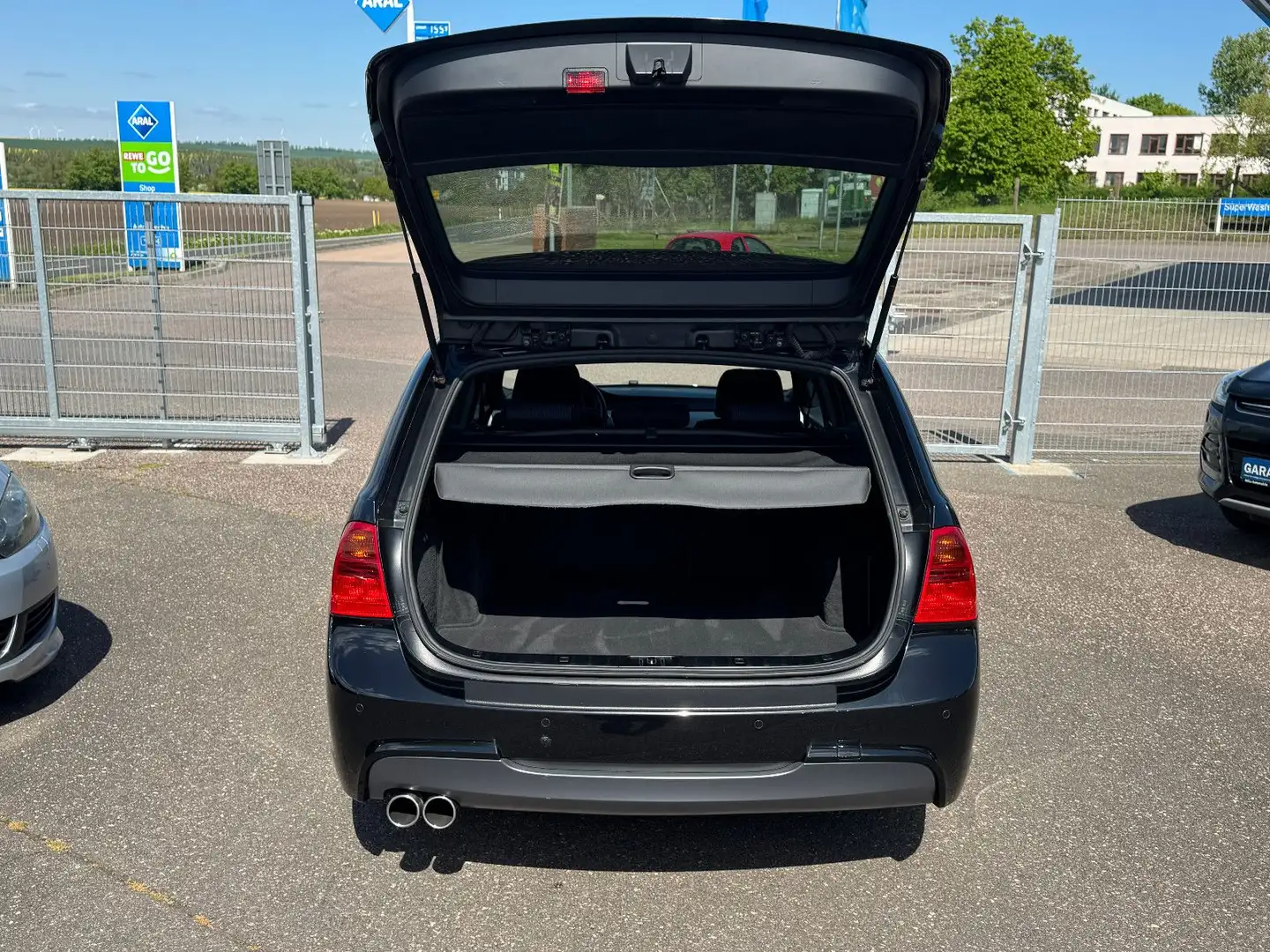 Vehicle image, number 11