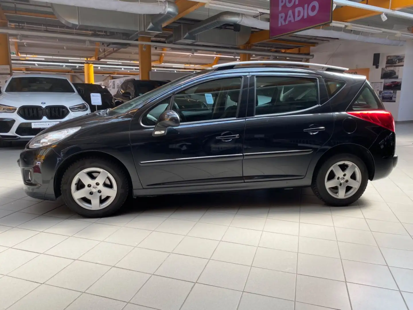 Vehicle image, number 2