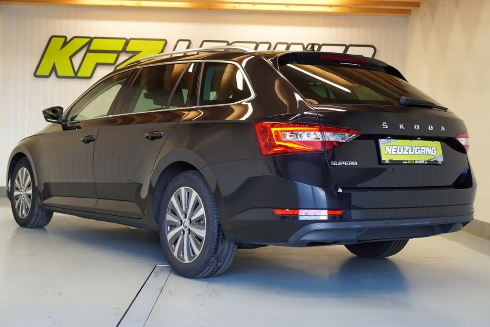 Vehicle image, number 7