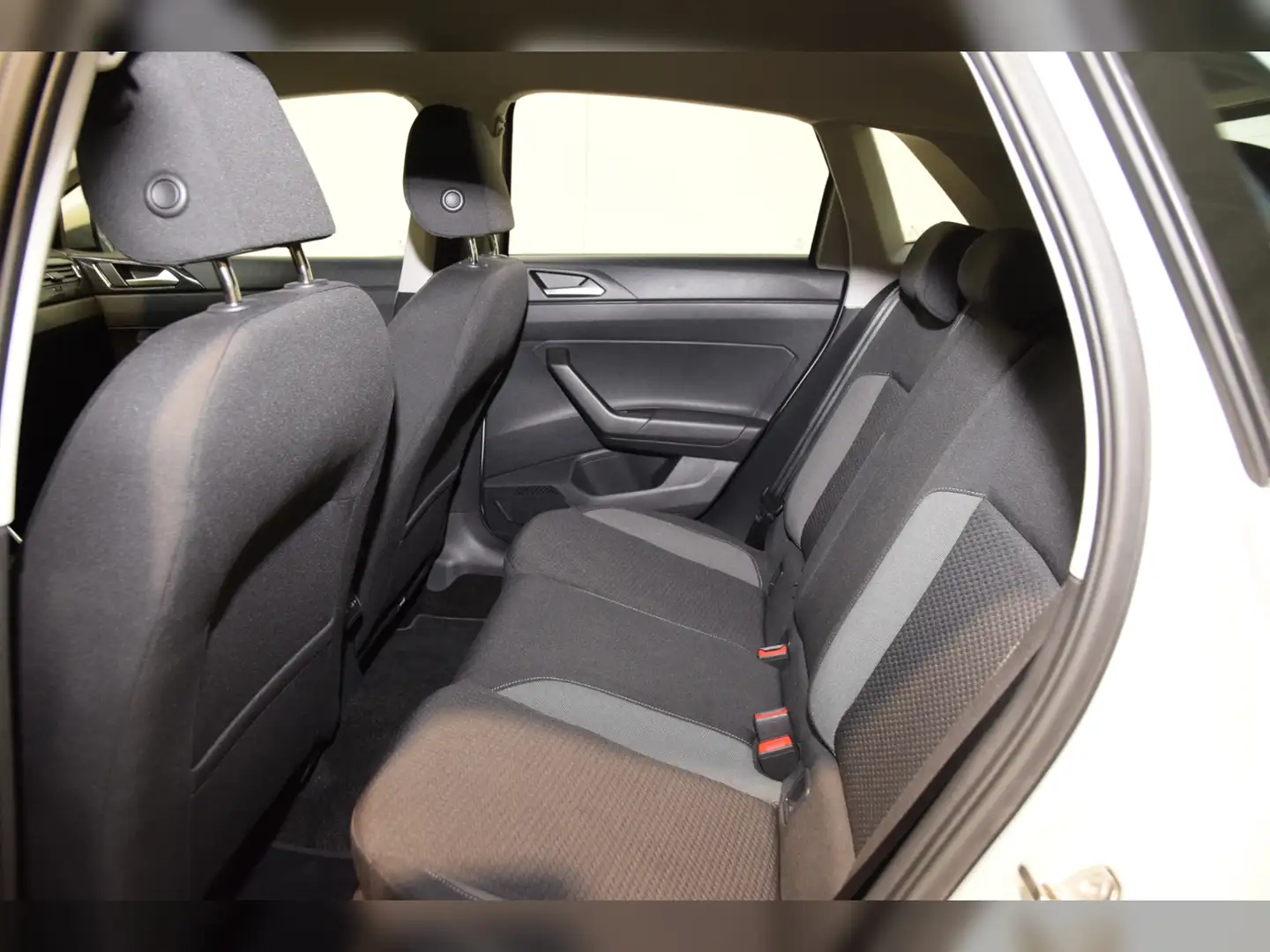 Vehicle image, number 8