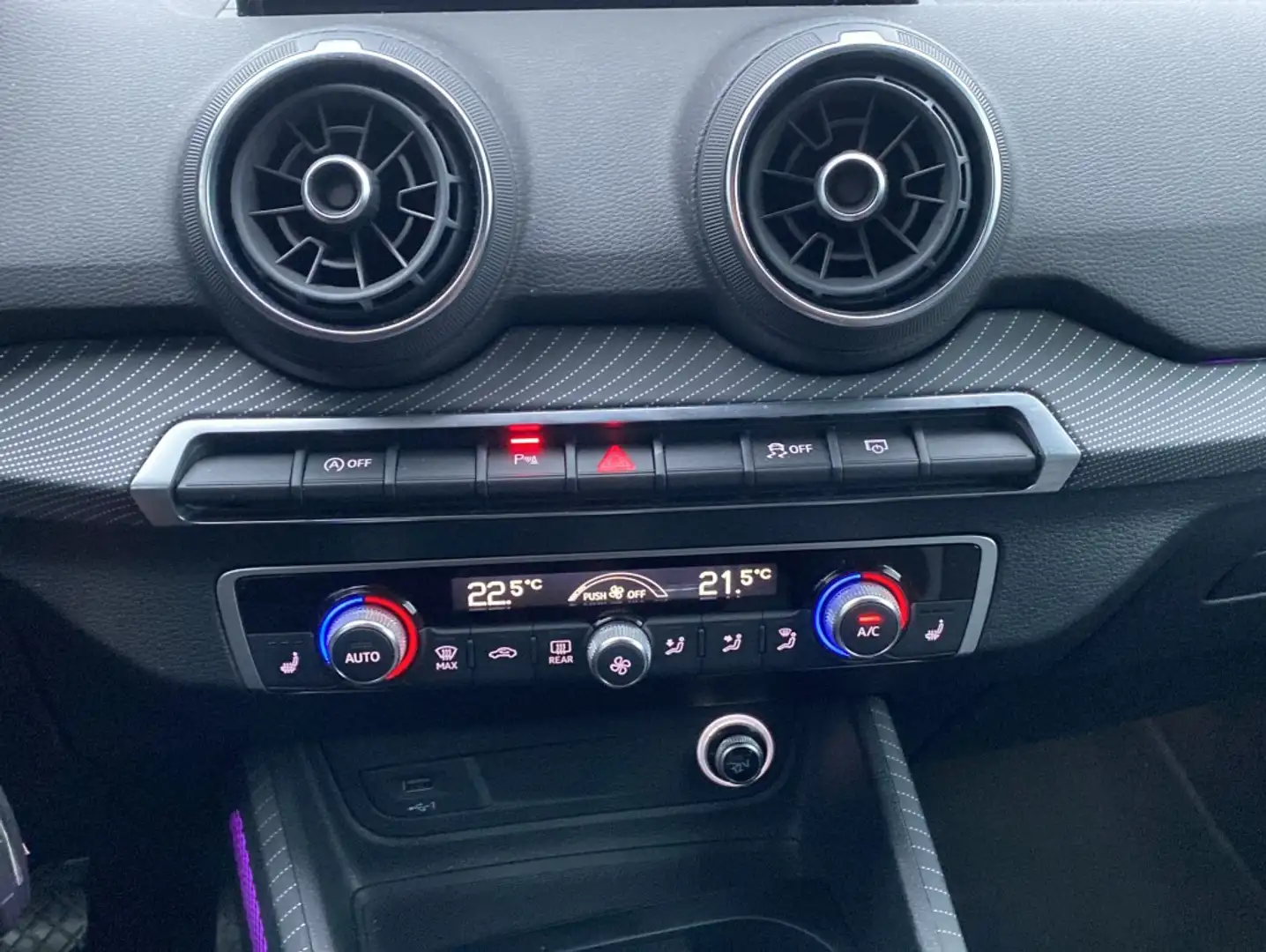 Vehicle image, number 7