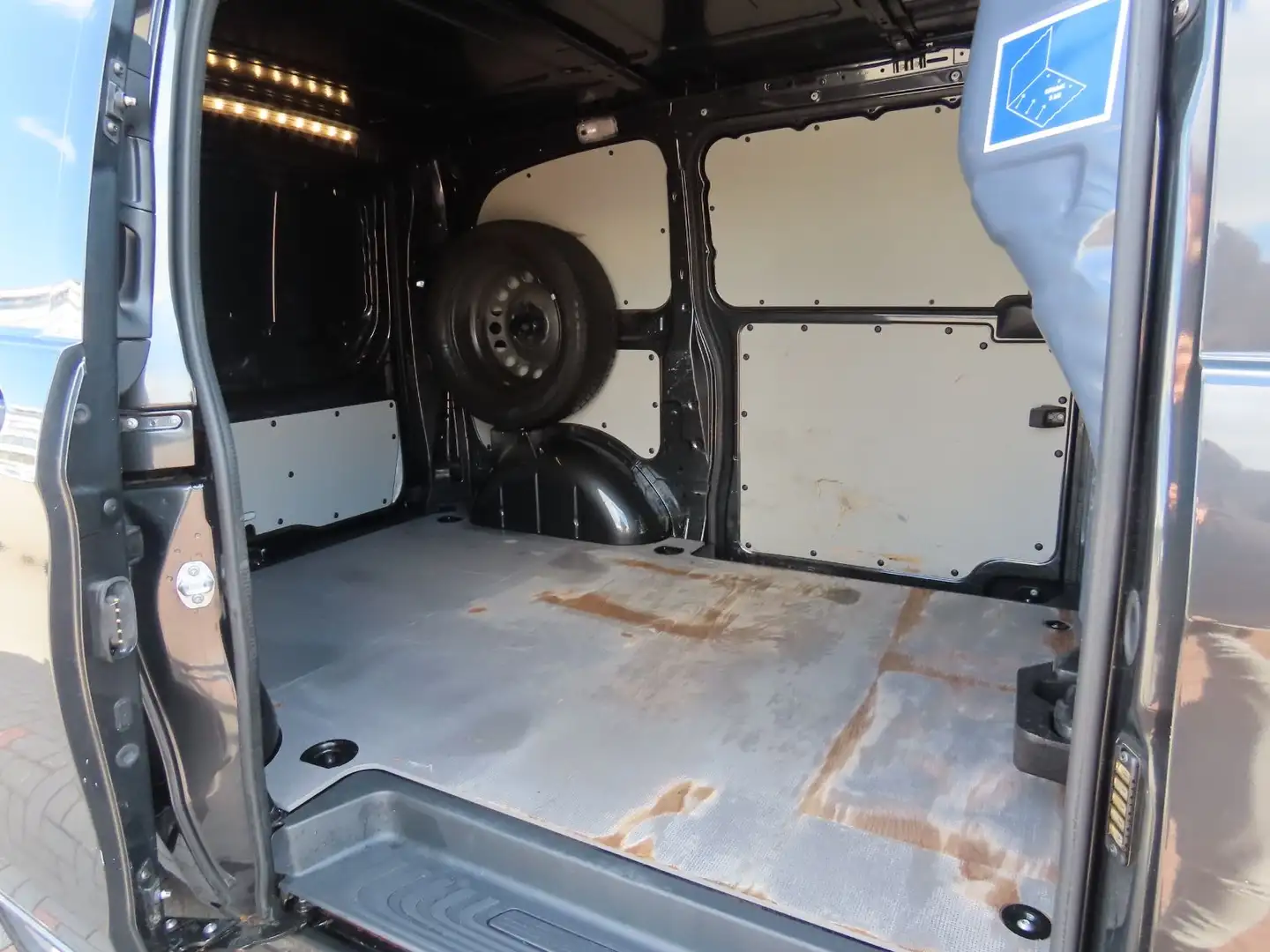 Vehicle image, number 11