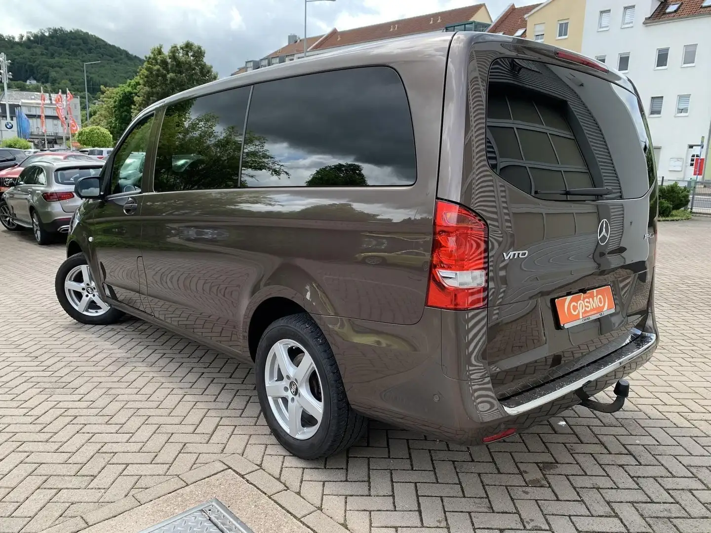 Vehicle image, number 8
