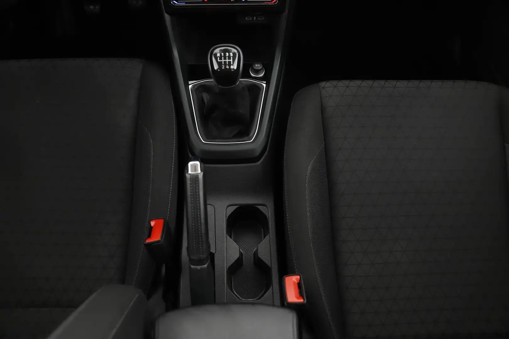 Vehicle image, number 14