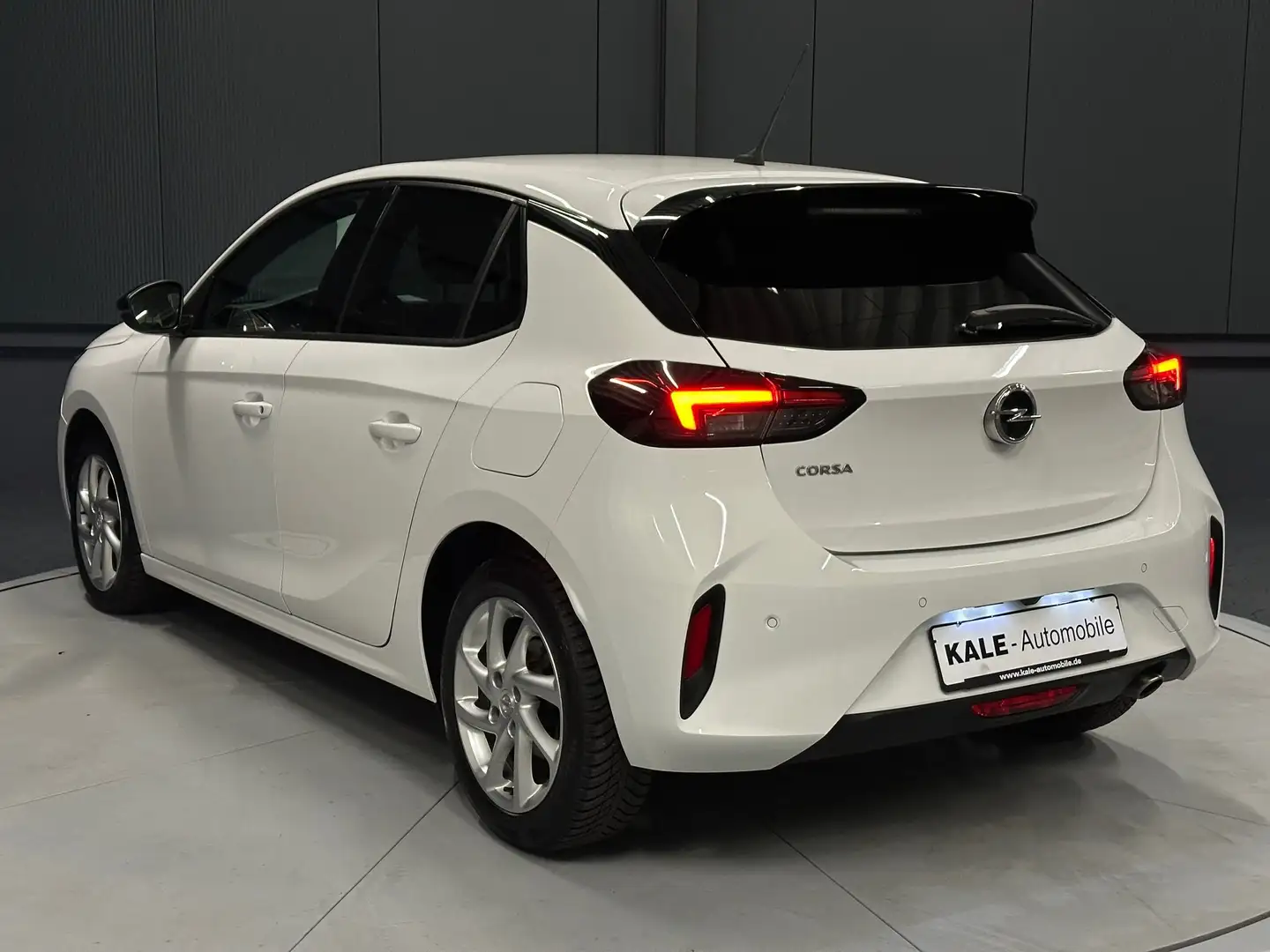 Vehicle image, number 3