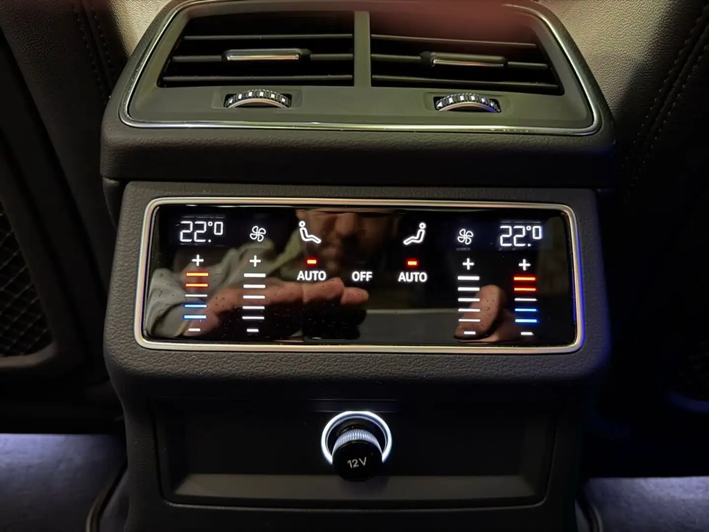 Vehicle image, number 19