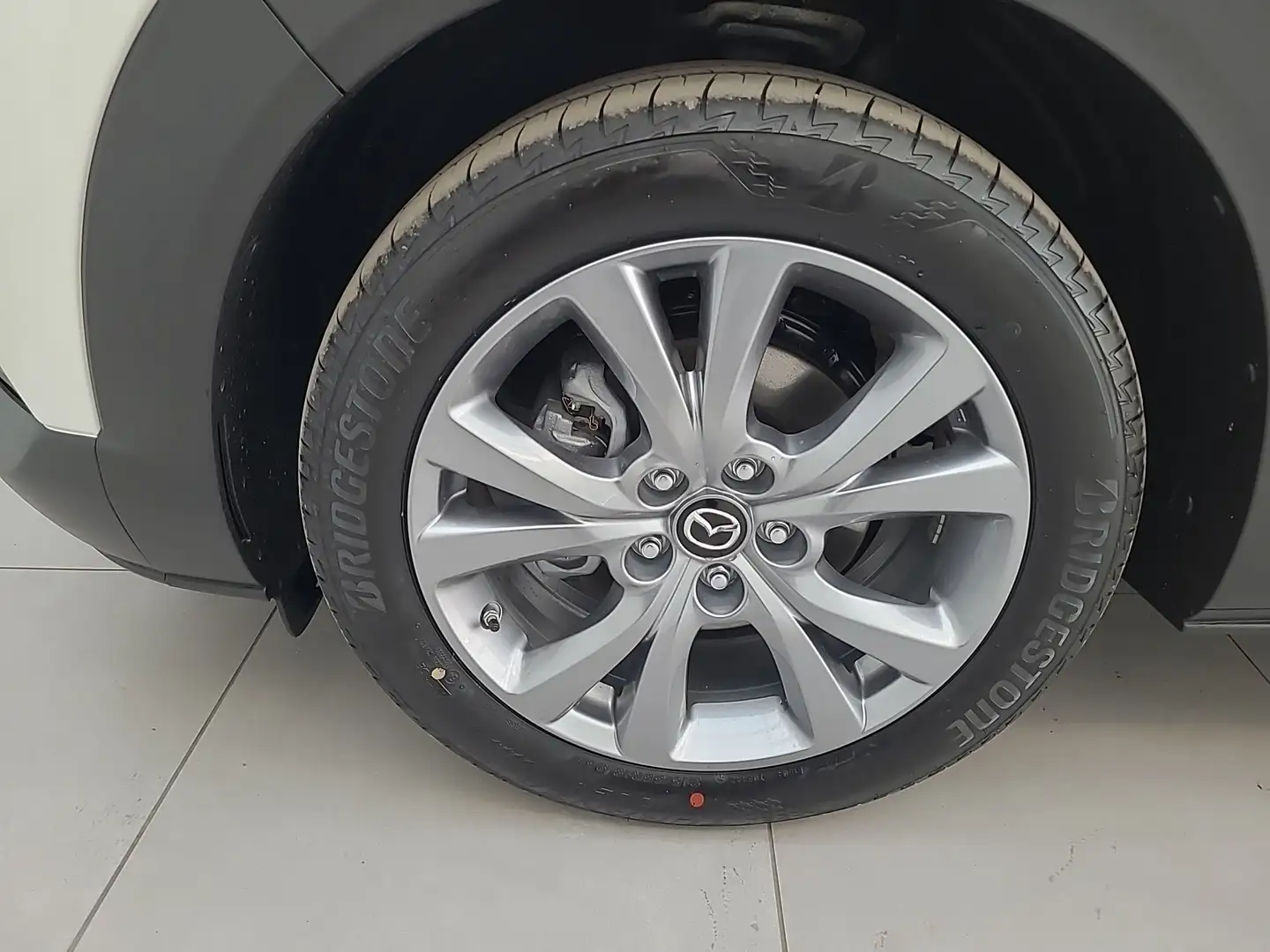 Vehicle image, number 9