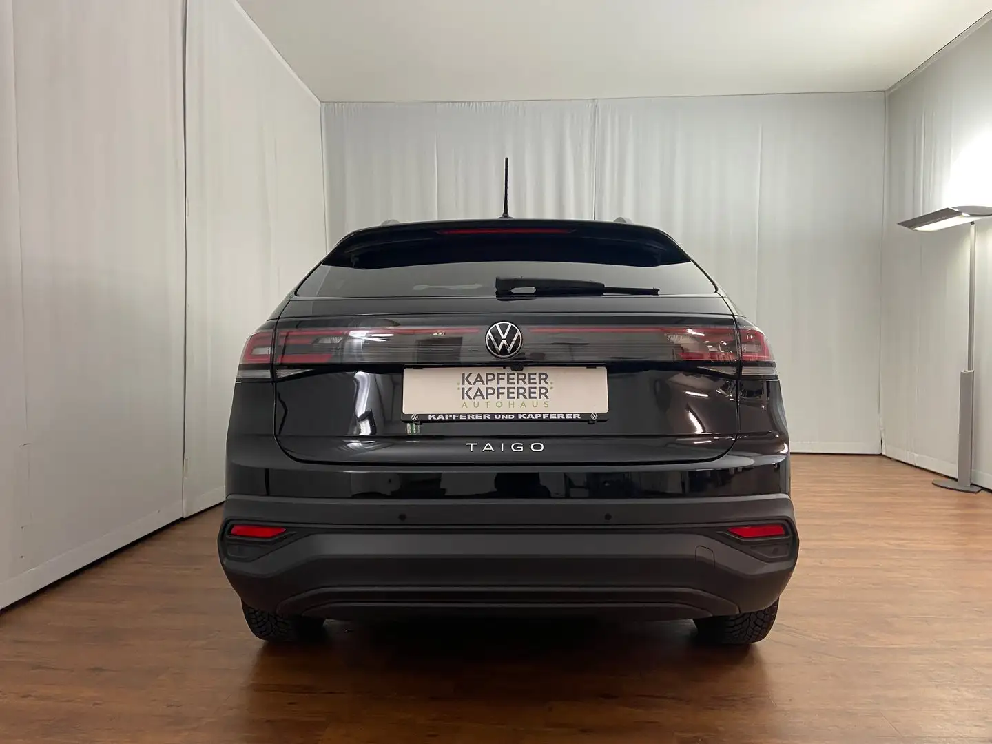 Vehicle image, number 9