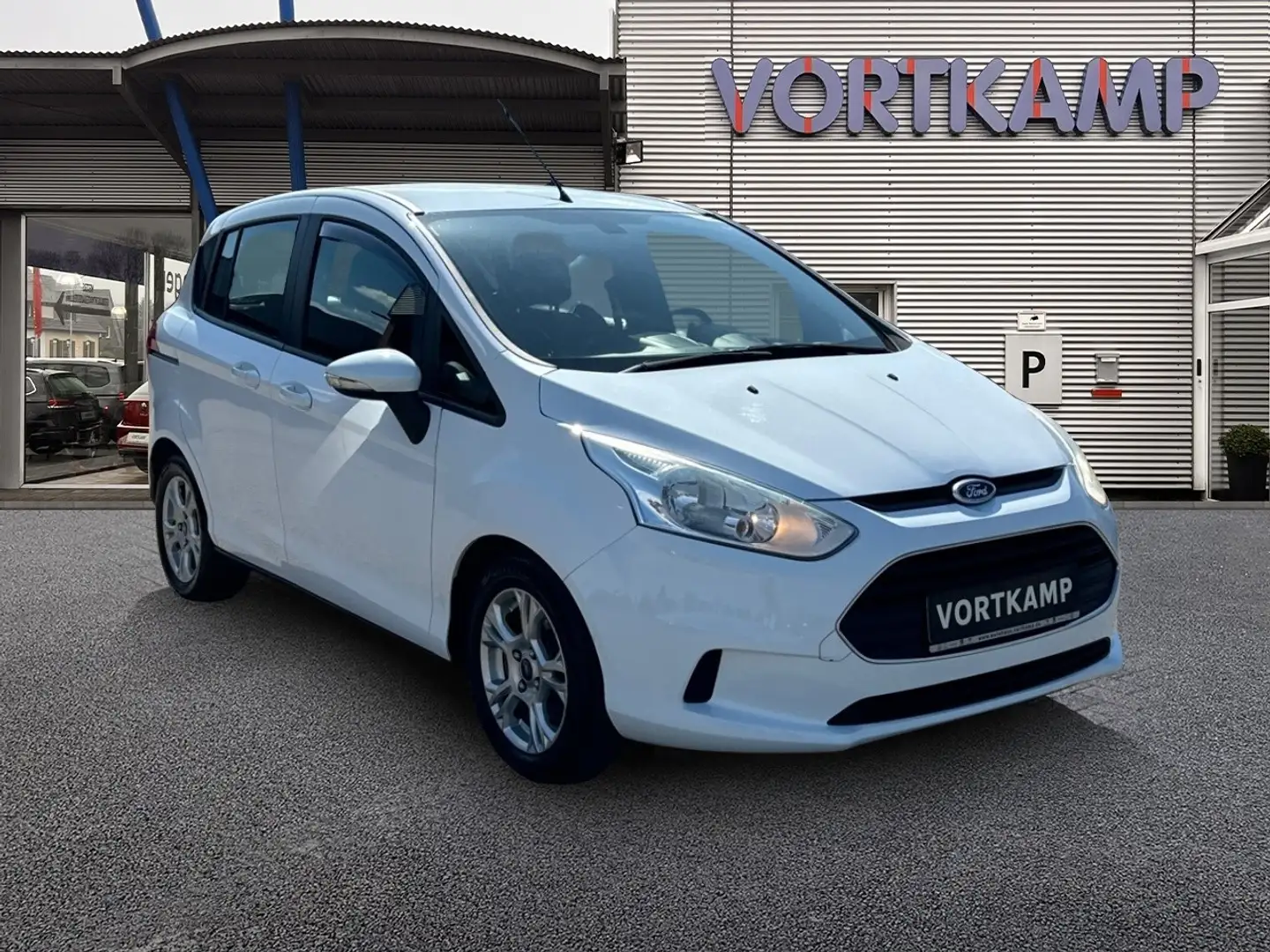 Vehicle image, number 4