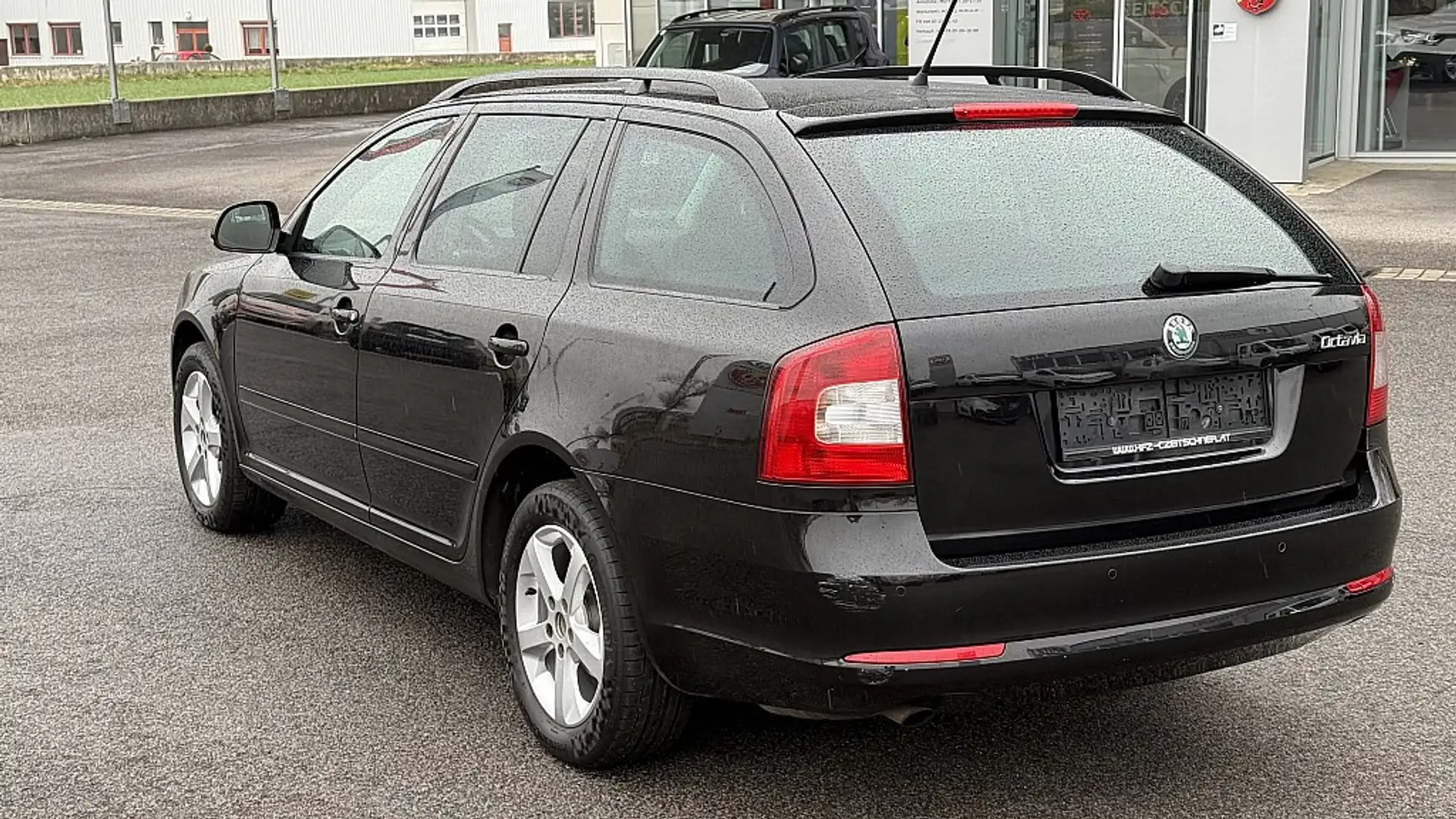 Vehicle image, number 3