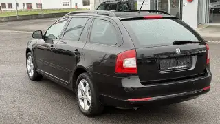 Vehicle image thumbnail, number 3