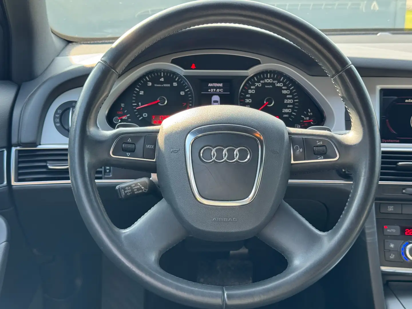 Vehicle image, number 19
