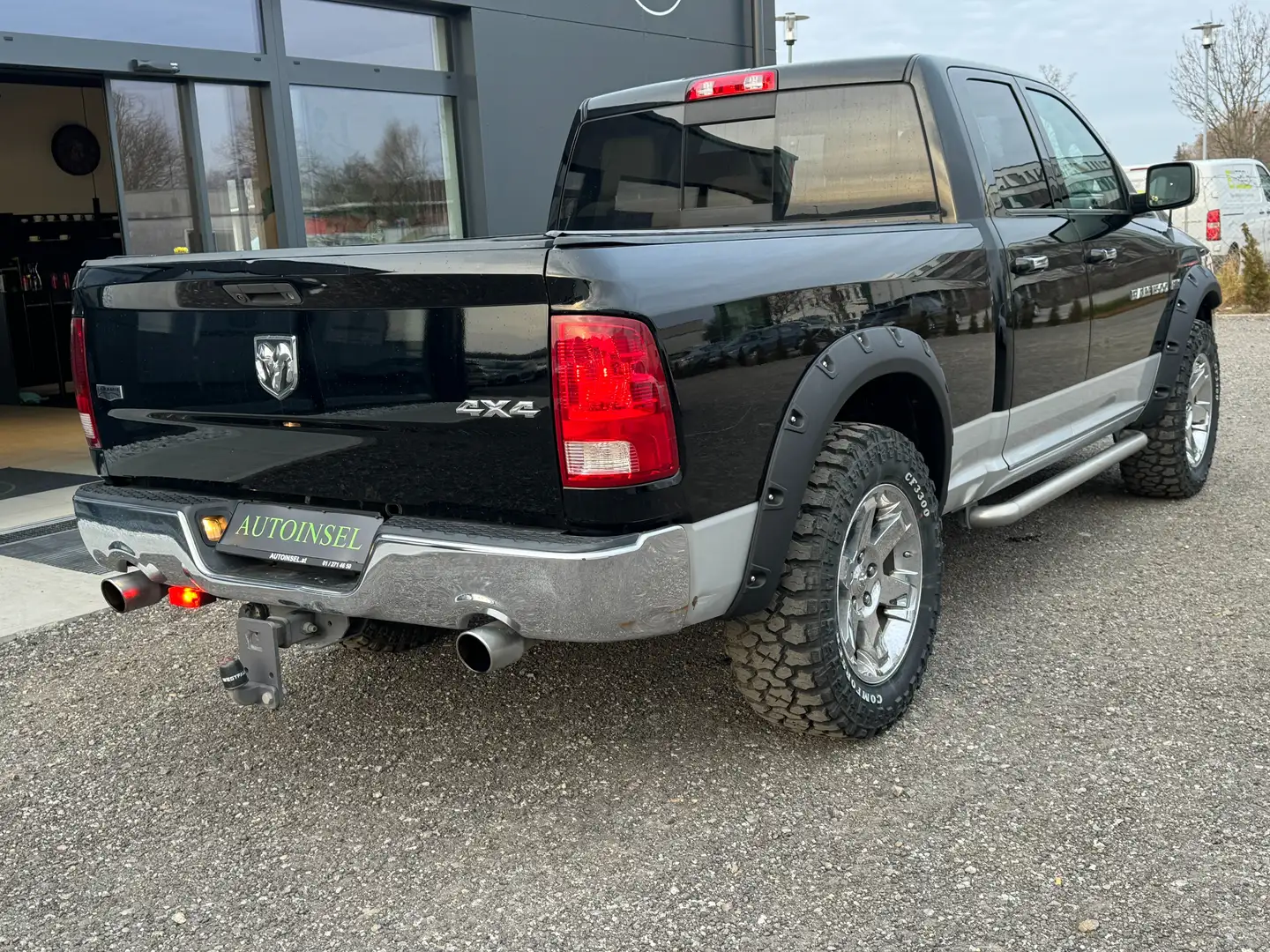 Vehicle image, number 3