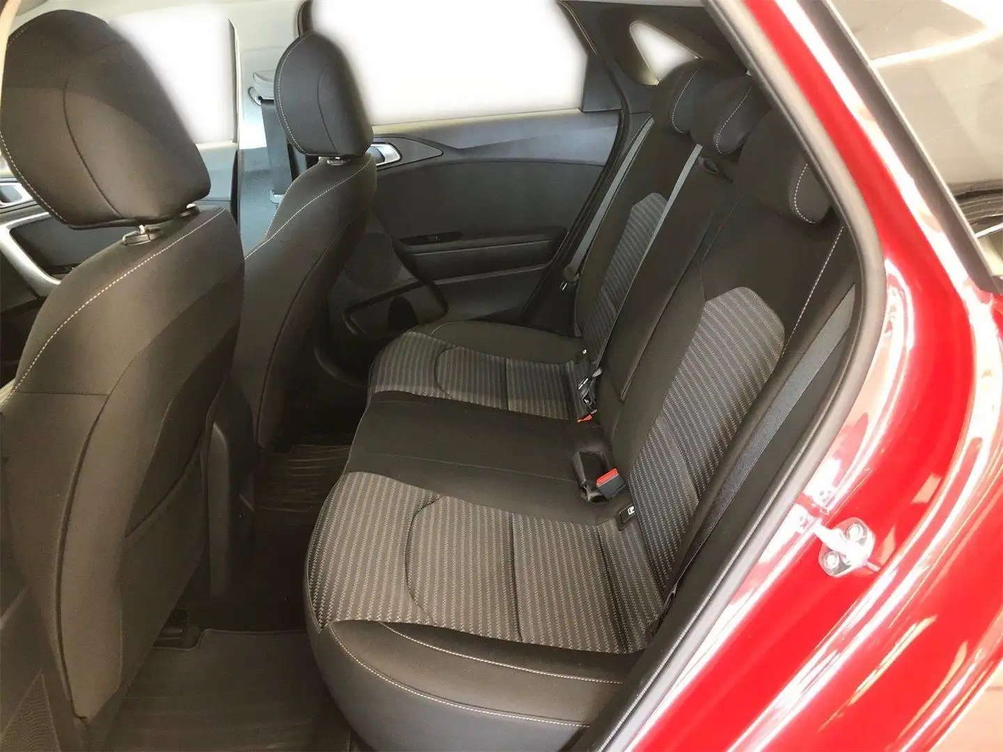 Vehicle image, number 6