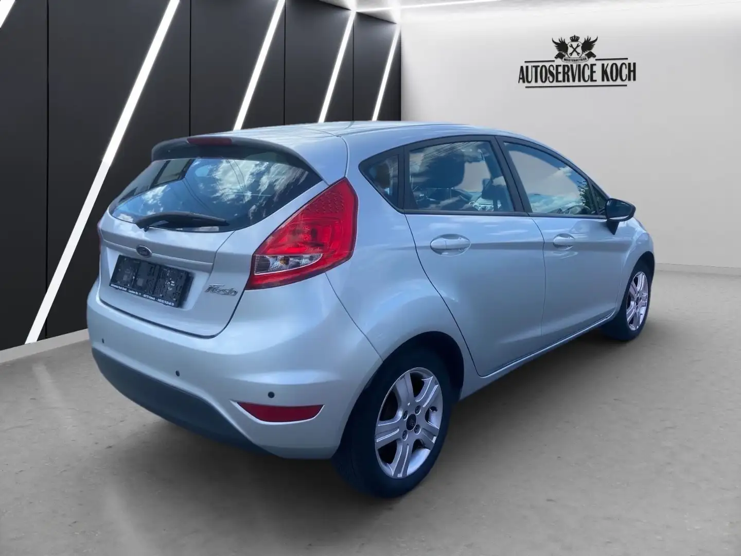 Vehicle image, number 5