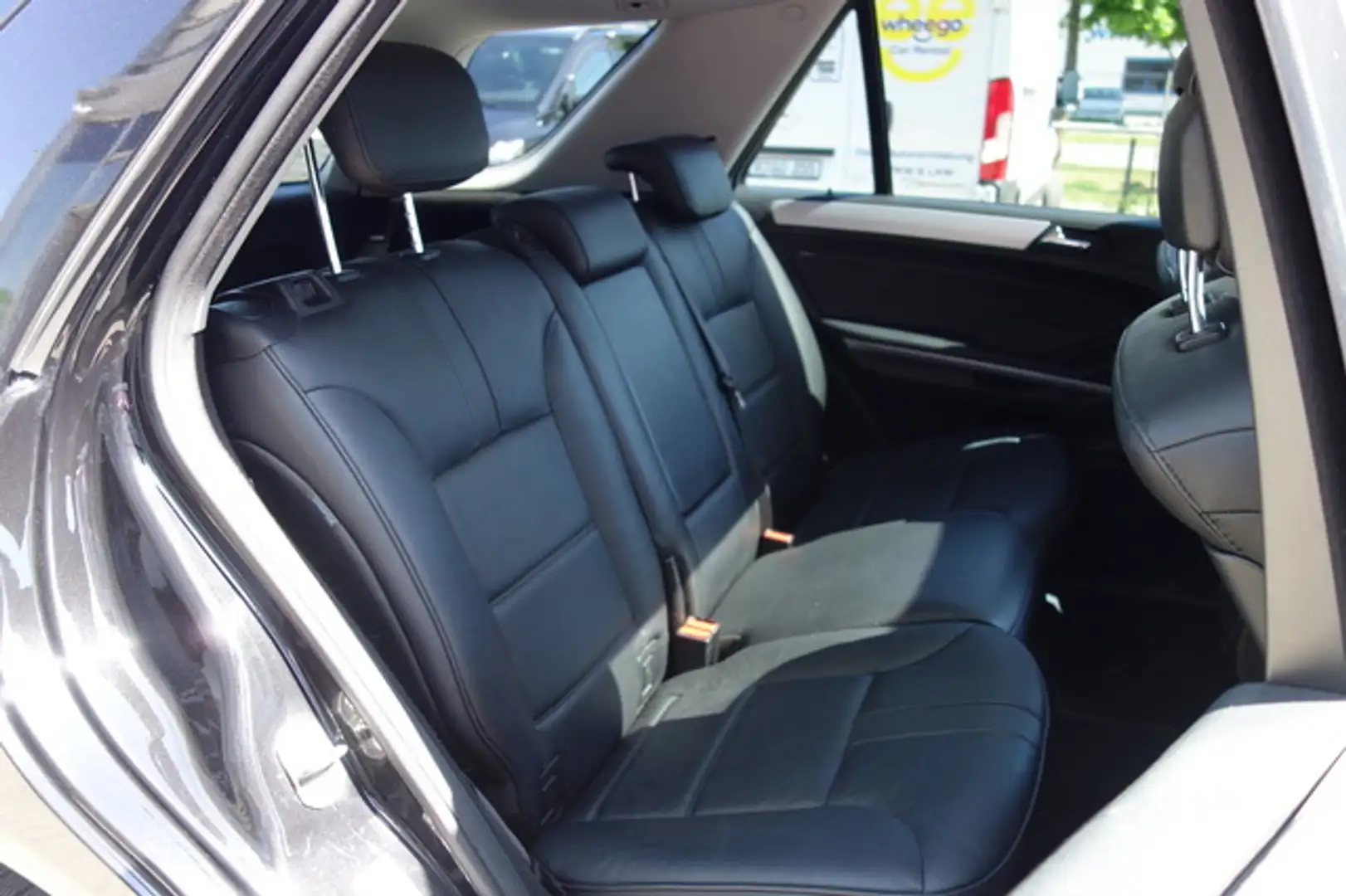 Vehicle image, number 9