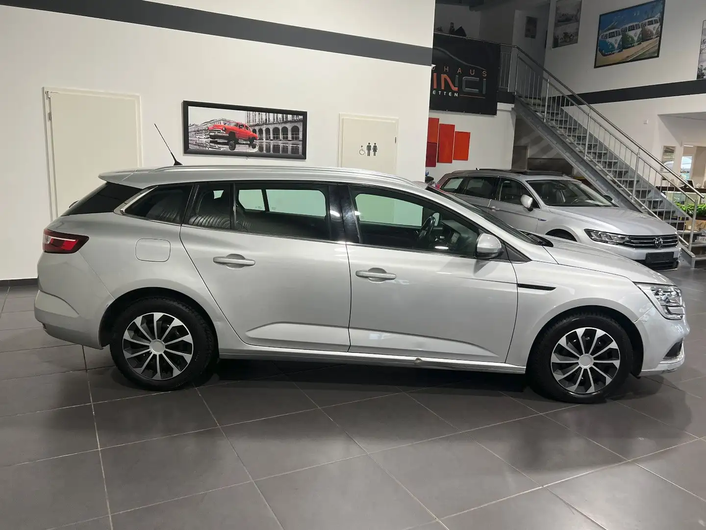 Vehicle image, number 6