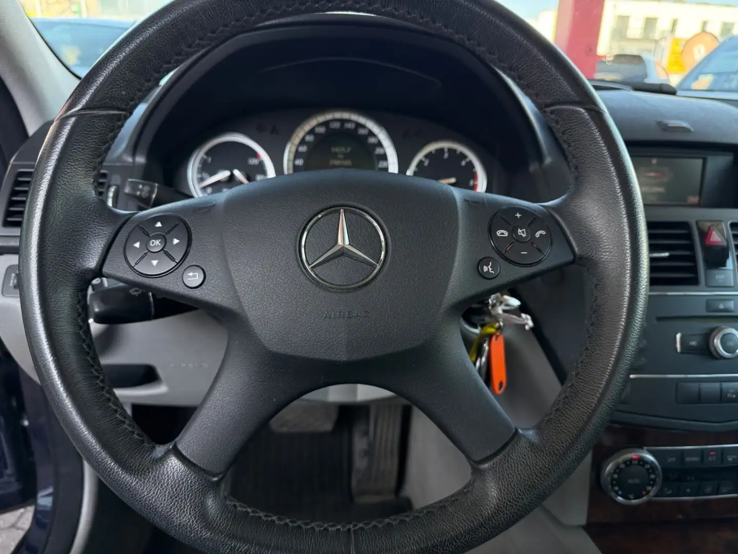 Vehicle image, number 14