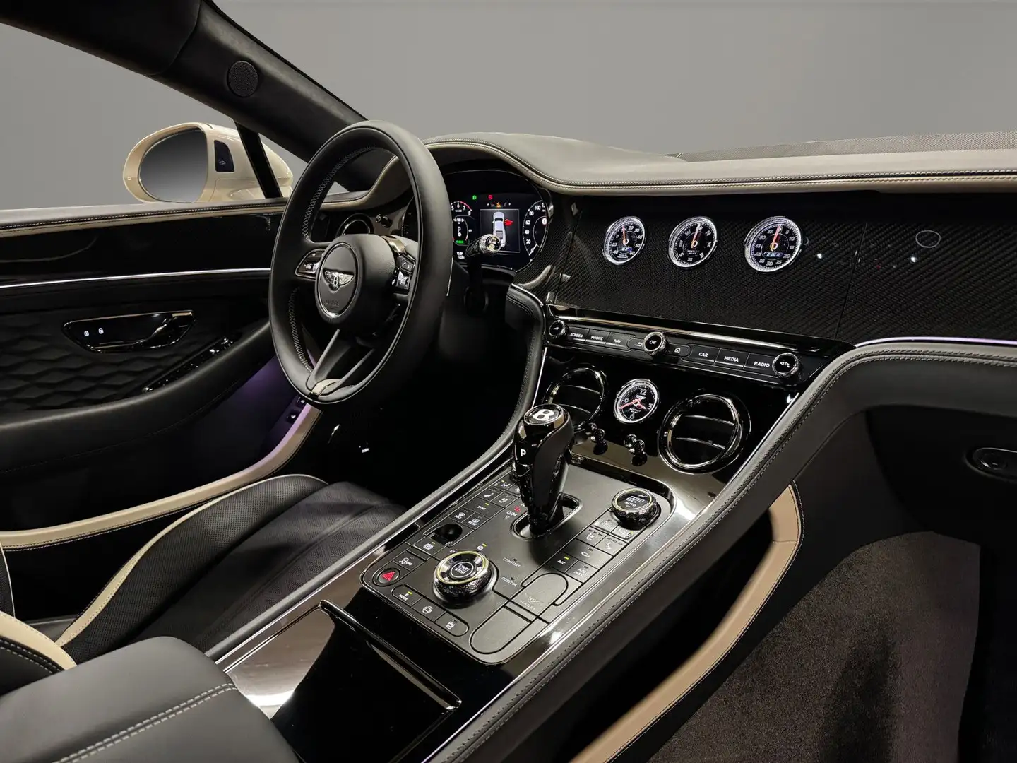 Vehicle image, number 16