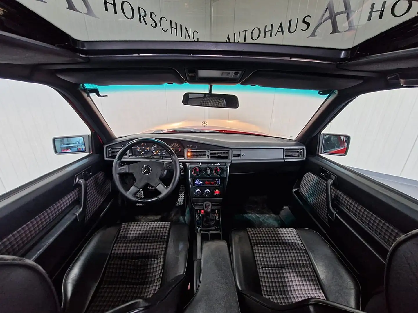 Vehicle image, number 14