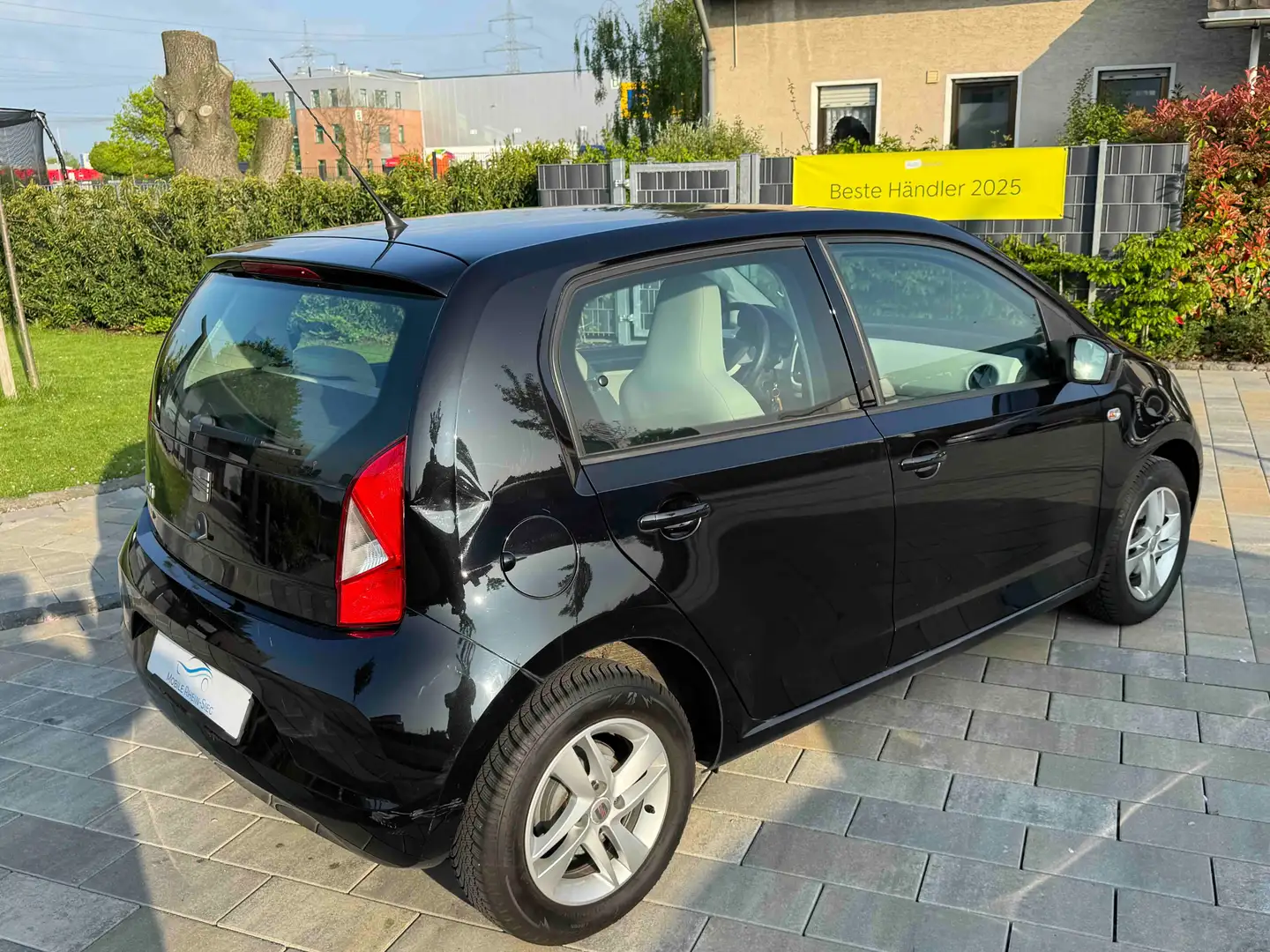 Vehicle image, number 4