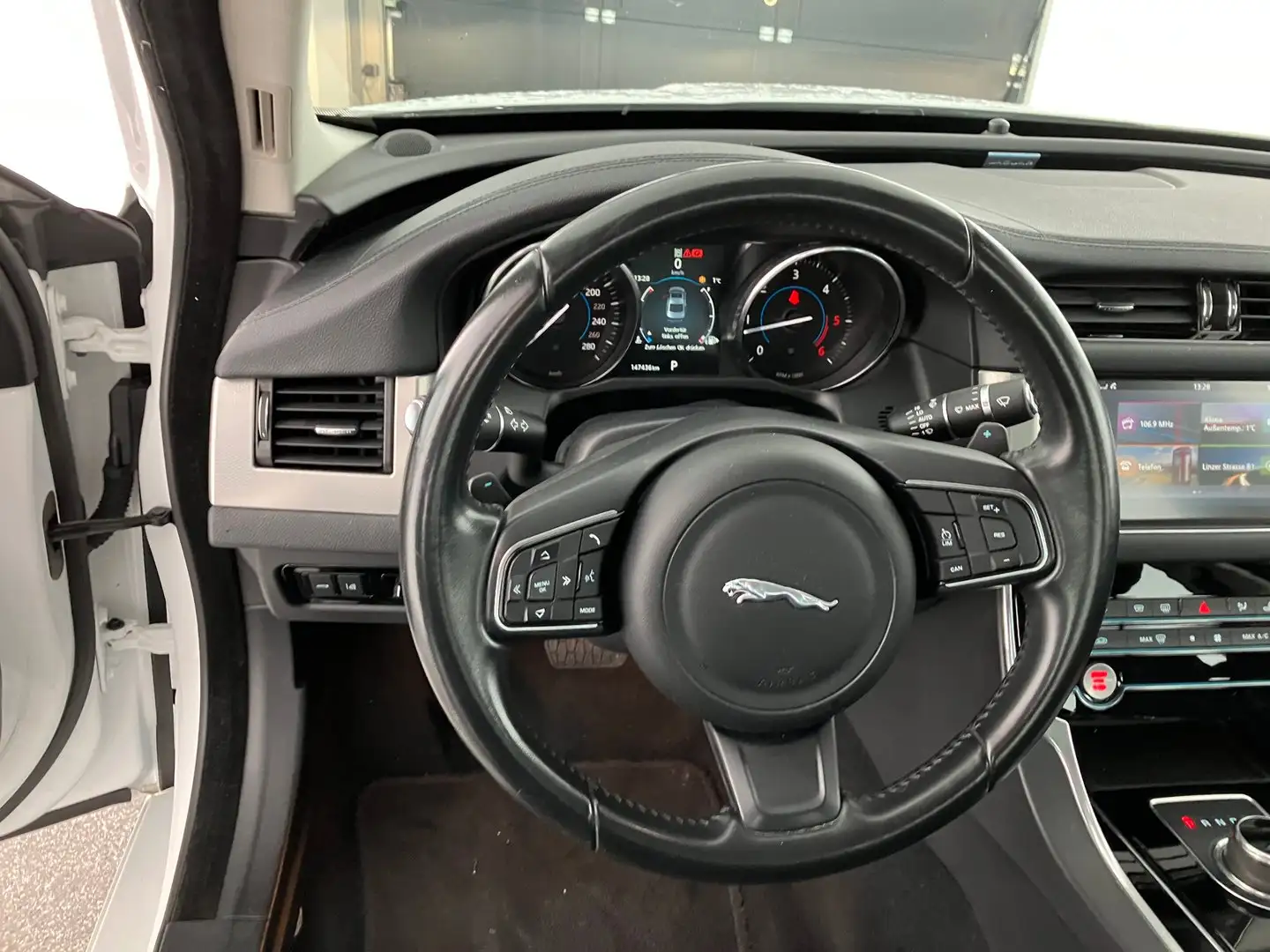 Vehicle image, number 4