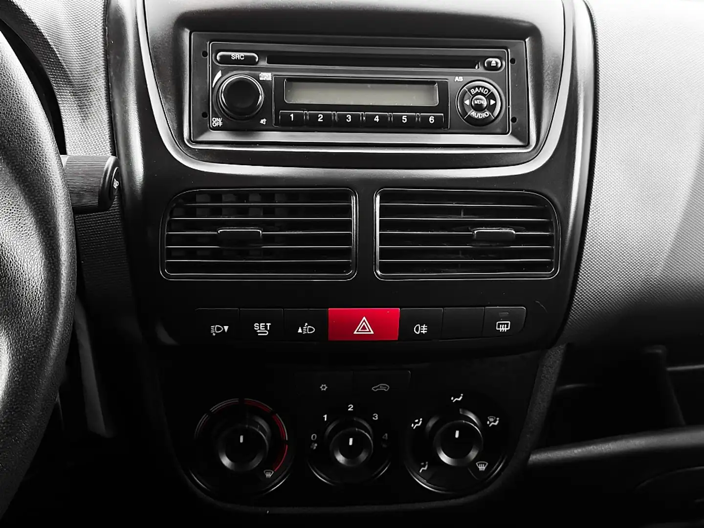 Vehicle image, number 9