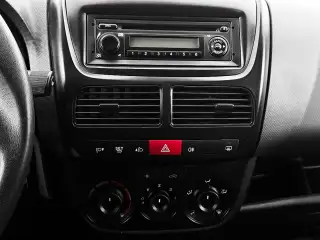 Vehicle image thumbnail, number 9