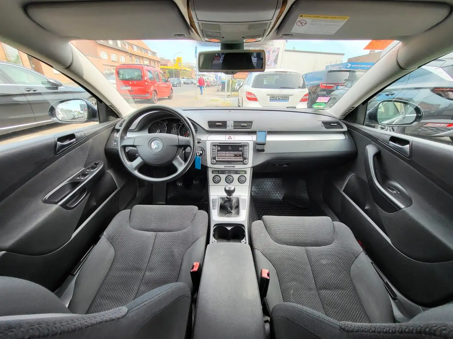 Vehicle image, number 12