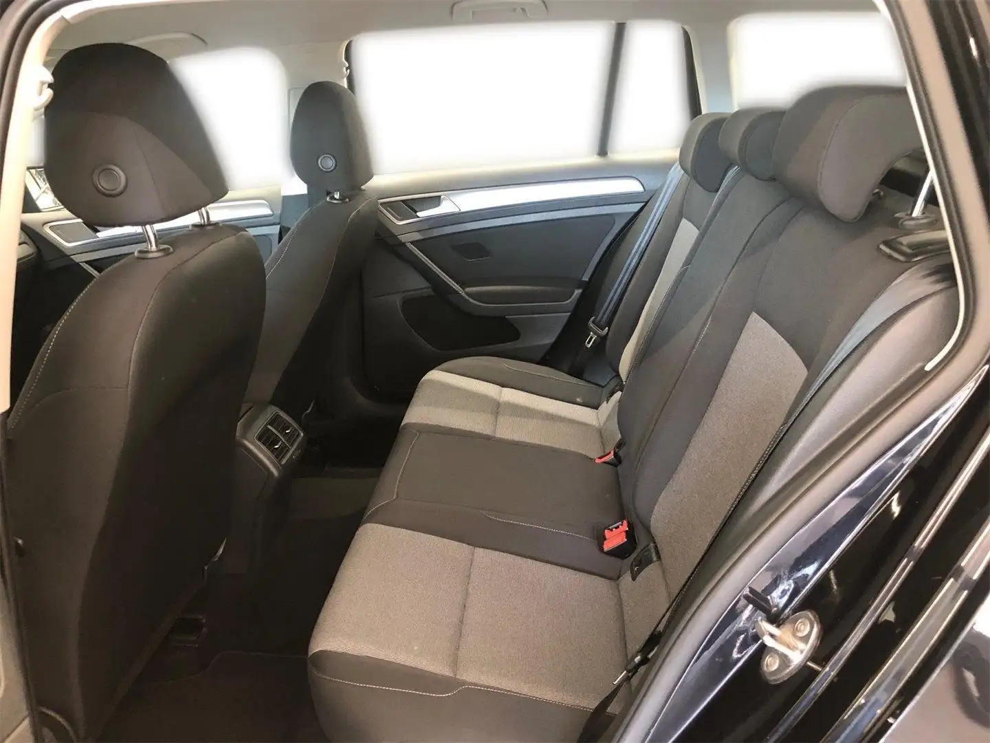 Vehicle image, number 6