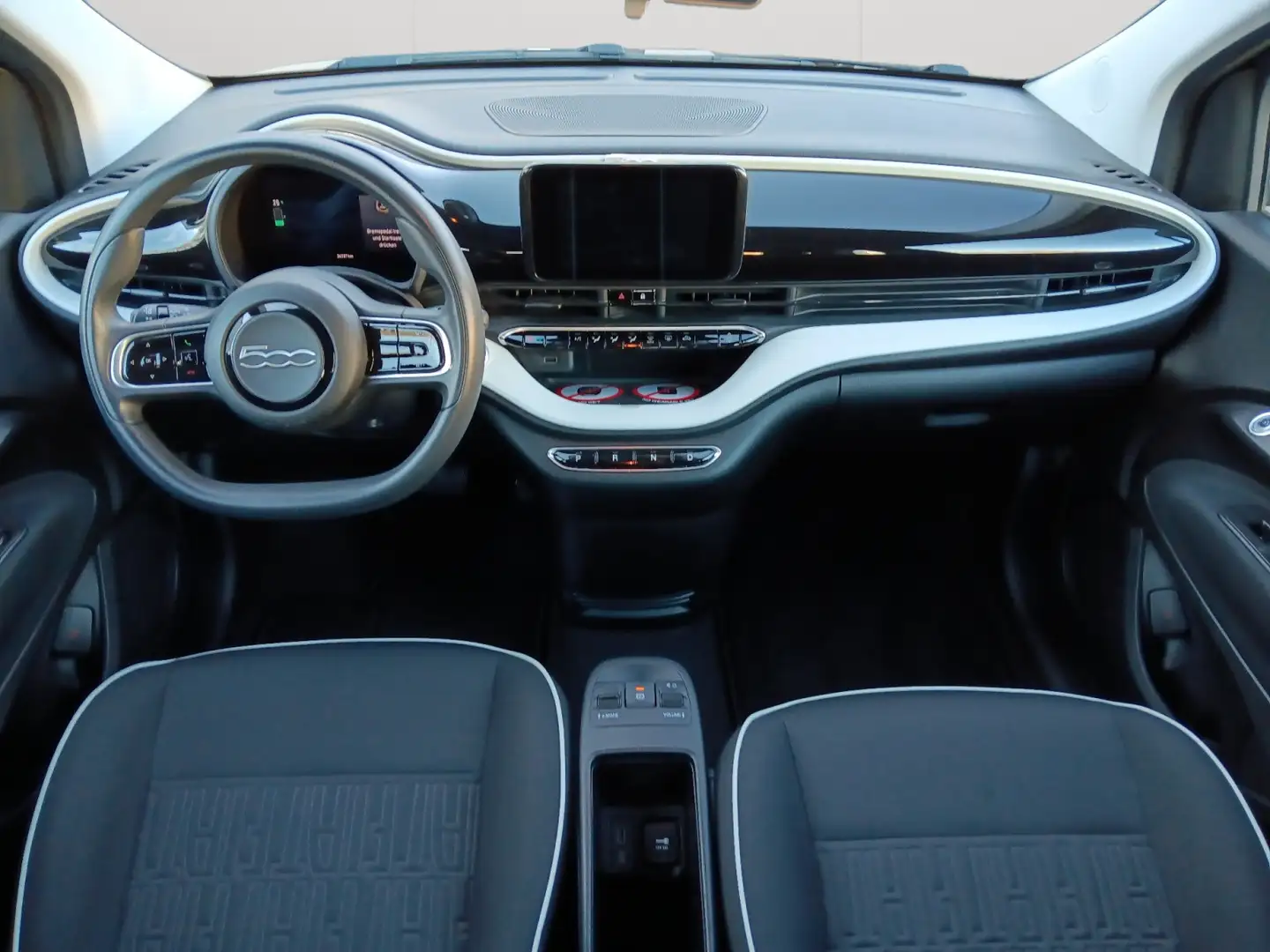 Vehicle image, number 13