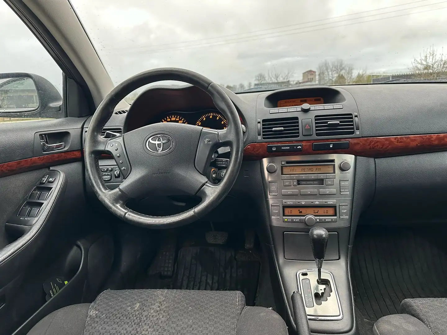 Vehicle image, number 6