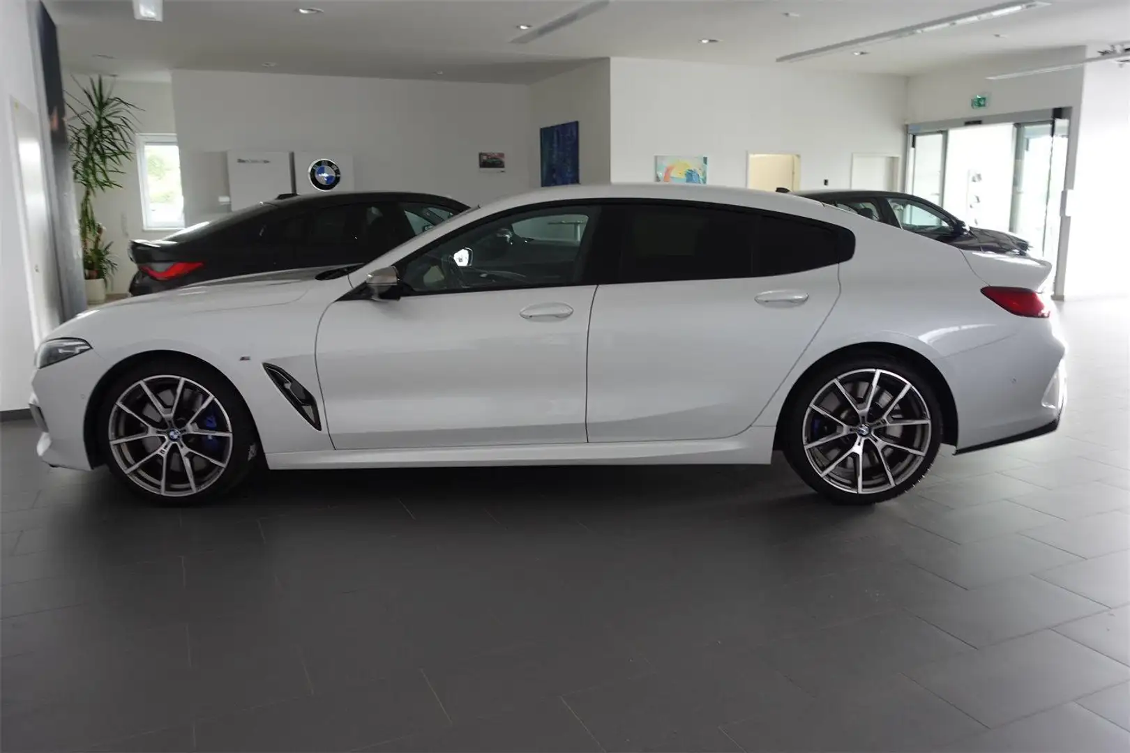 Vehicle image, number 6