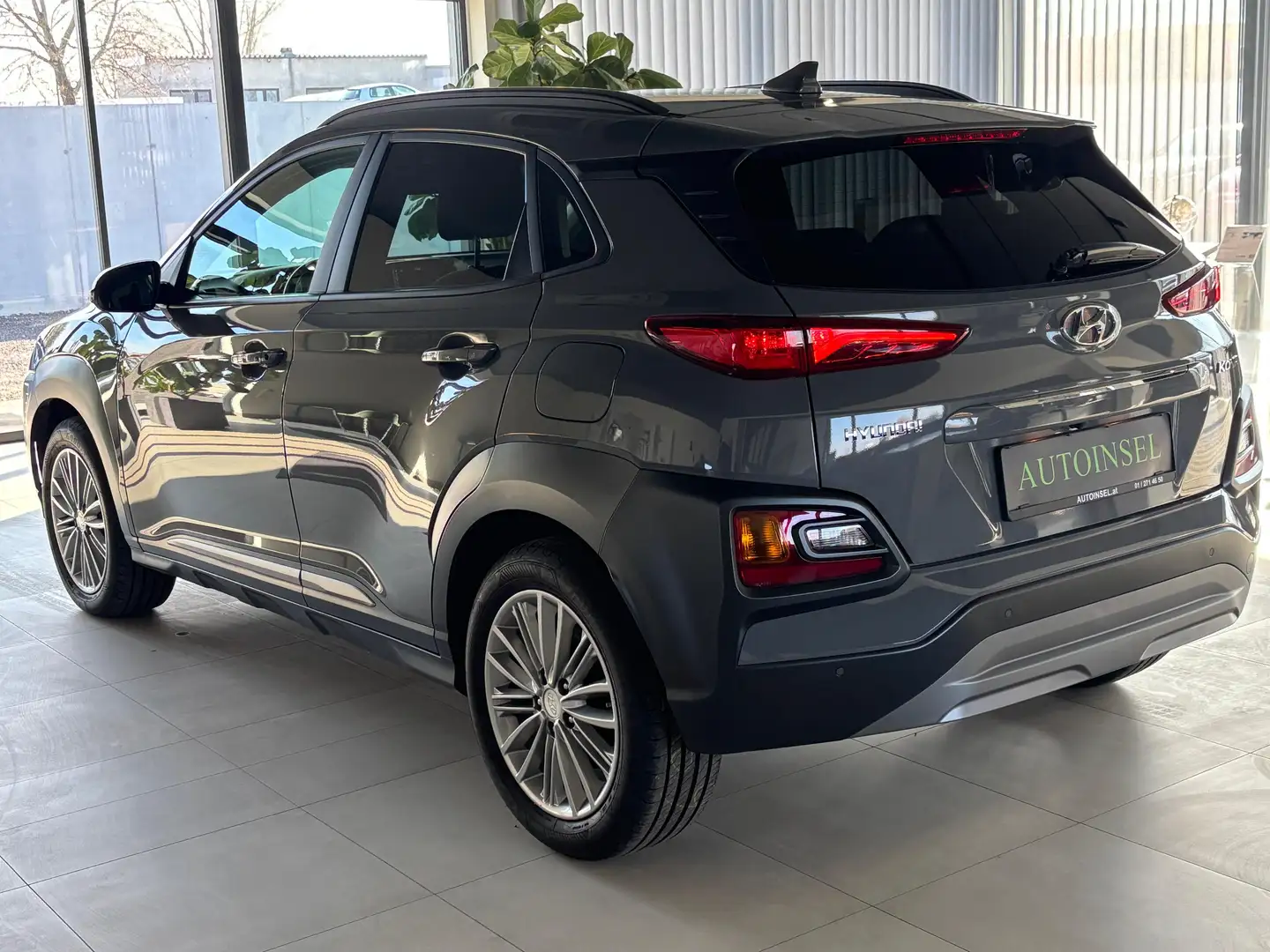 Vehicle image, number 4