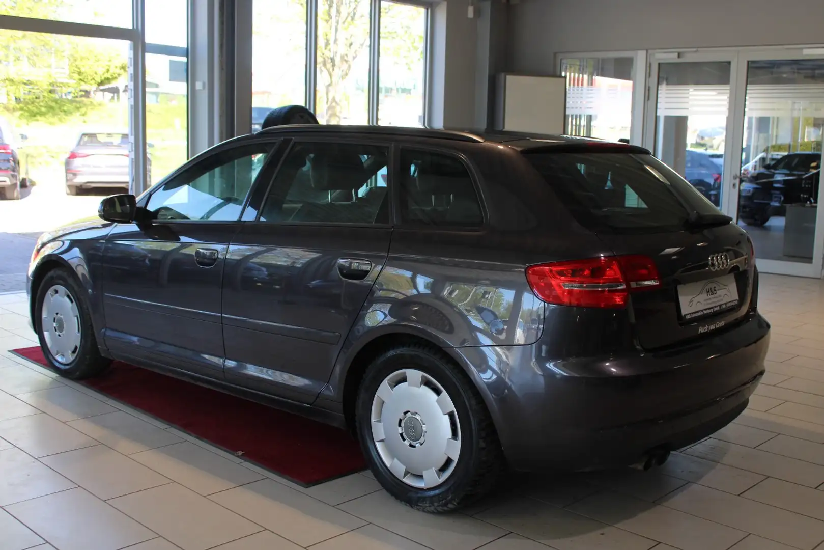 Vehicle image, number 3