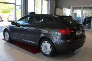 Vehicle image thumbnail, number 3