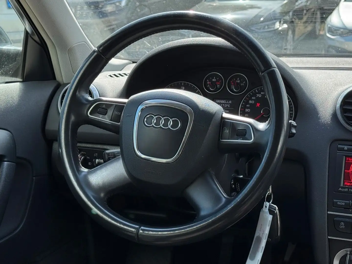 Vehicle image, number 16