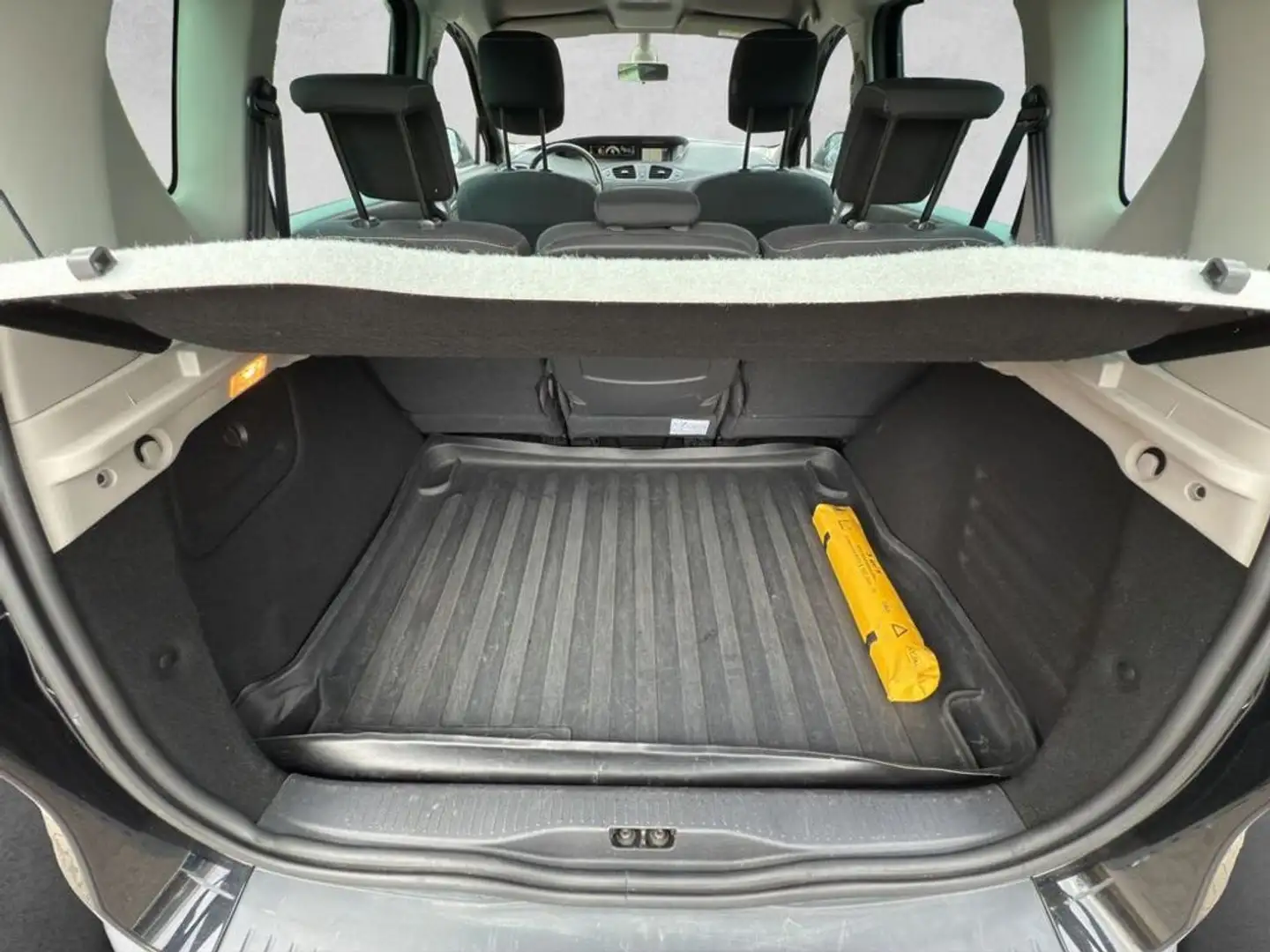 Vehicle image, number 7