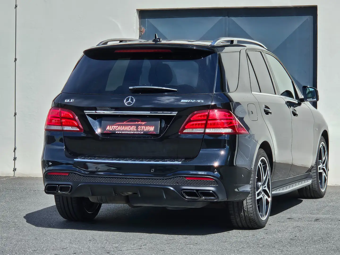Vehicle image, number 10